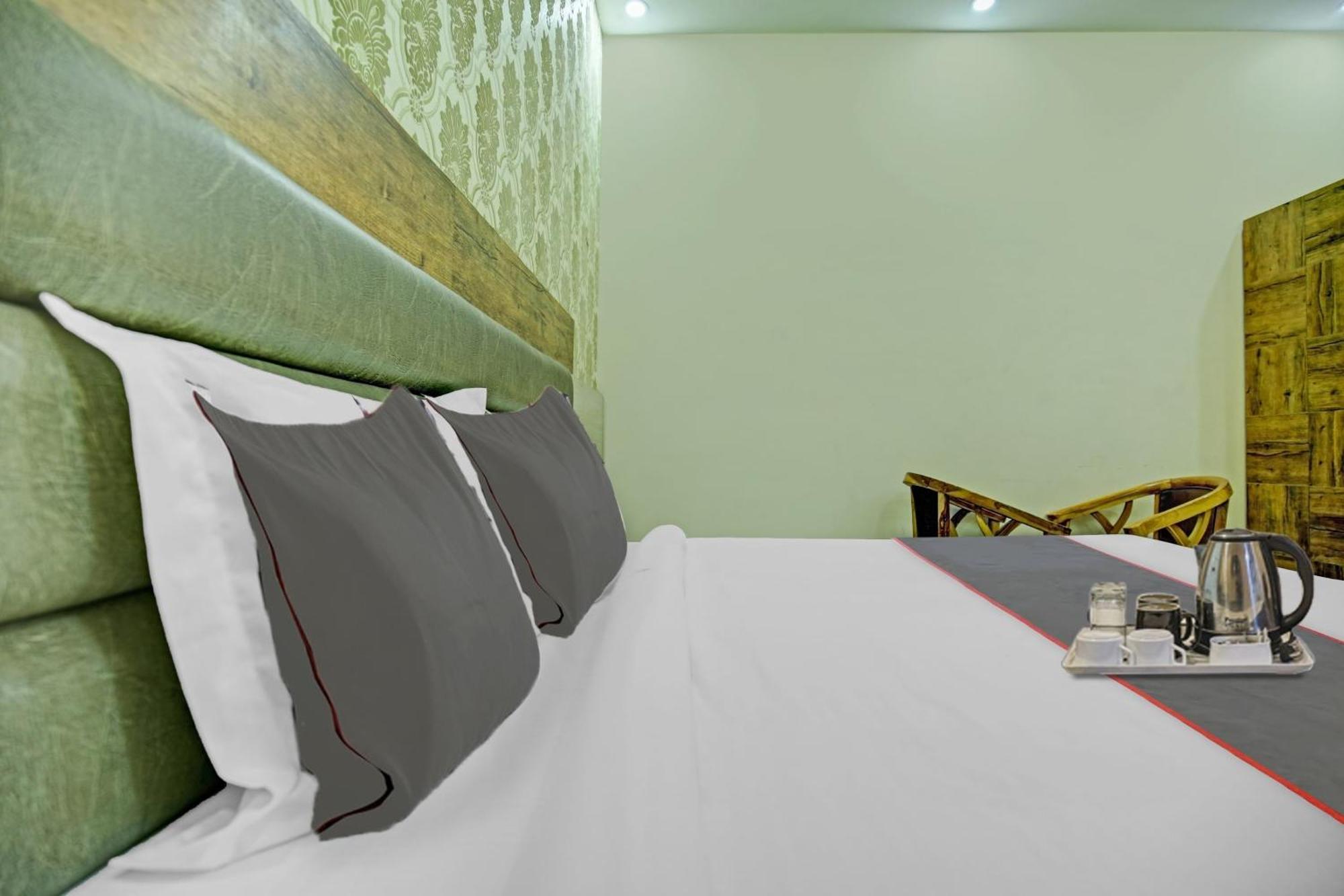 Collection O Rd Hotel Zirakpur Eksteriør bilde